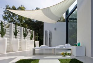 Lee más sobre el artículo Qué toldo poner en una terraza según su orientación